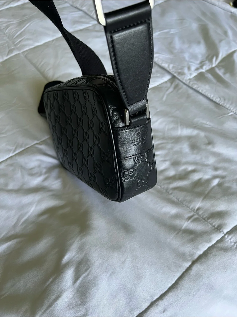 Gucci leather crossbody perfect condition